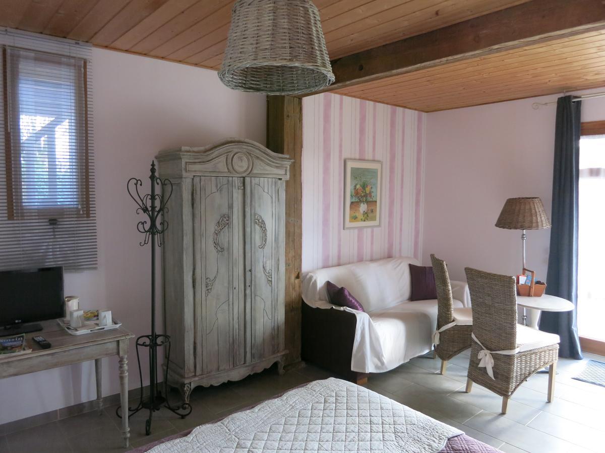 Les Jardins De Lily Hotel Saint-Léonard-de-Noblat Esterno foto