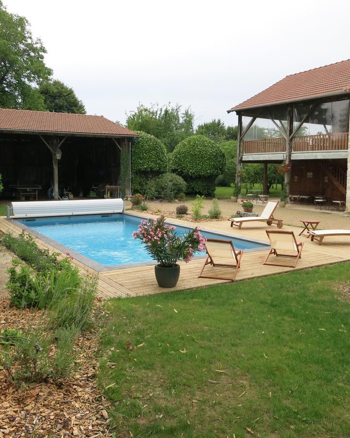 Les Jardins De Lily Hotel Saint-Léonard-de-Noblat Esterno foto